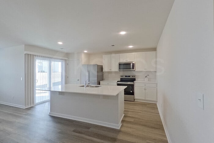 Building Photo - 129 Overstreet Way