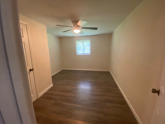 Building Photo - Large Brick Home with 2 Living spaces!