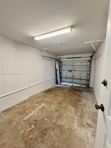 Building Photo - 8803 NW 109th Pl