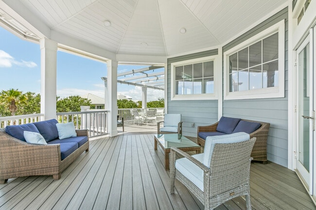 Building Photo - 681 Ocean Palm Way