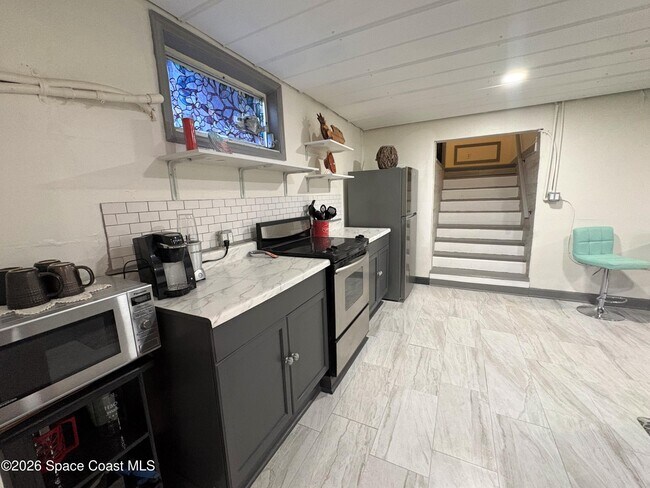 Building Photo - 2910 Riverview Dr
