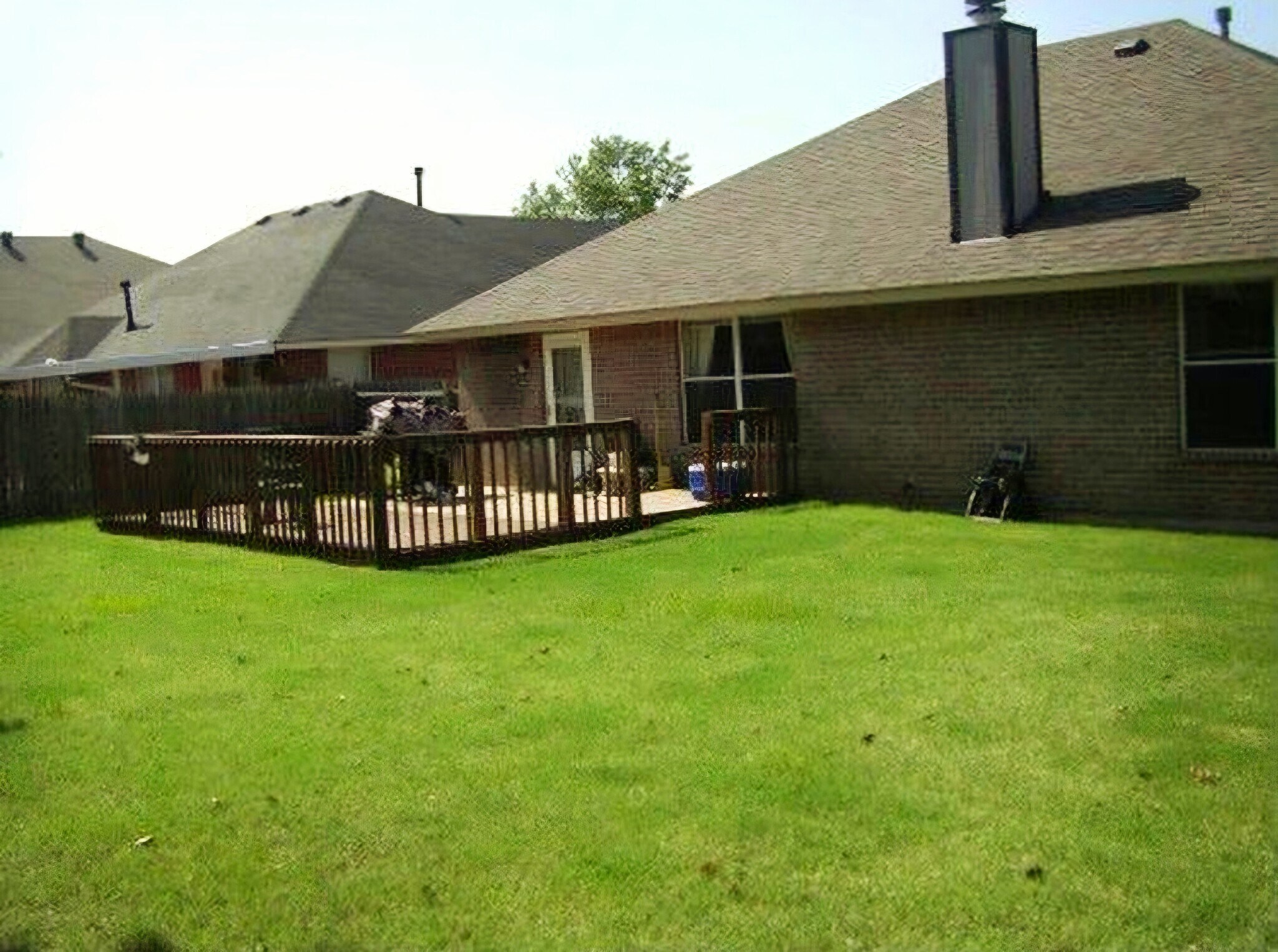 Backyard & Deck - 5704 SE 87th St