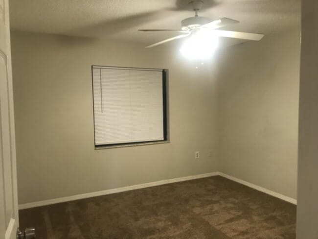 Building Photo - "Charming 2-Bed Condo Retreat in St. Cloud...