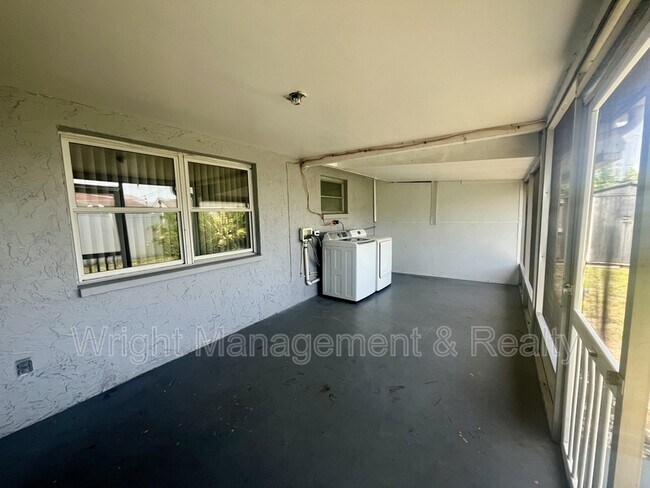 Building Photo - 3716 Cedarwood Dr