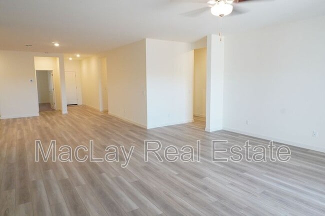 Building Photo - 4027 N Ghost Holw Wy