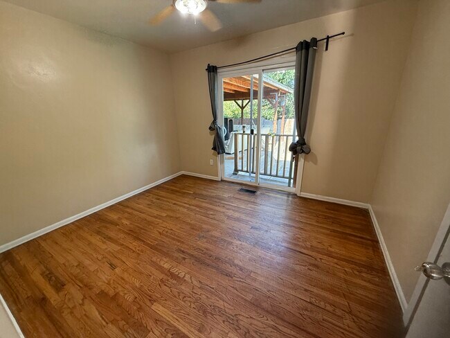 Building Photo - 5430 Mary Lane Dr