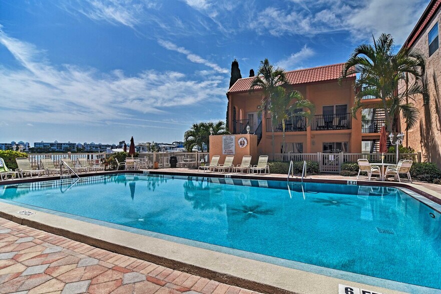 Building Photo - 8931 Blind Pass Rd