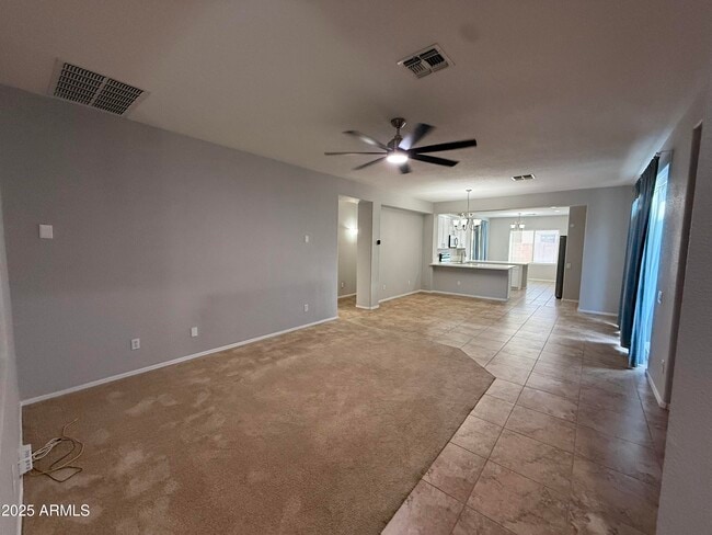 Building Photo - 885 E Cherry Hills Dr