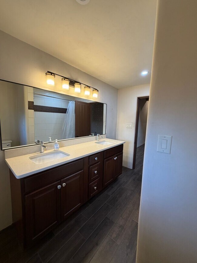 Building Photo - 152 Lorenzo Rd