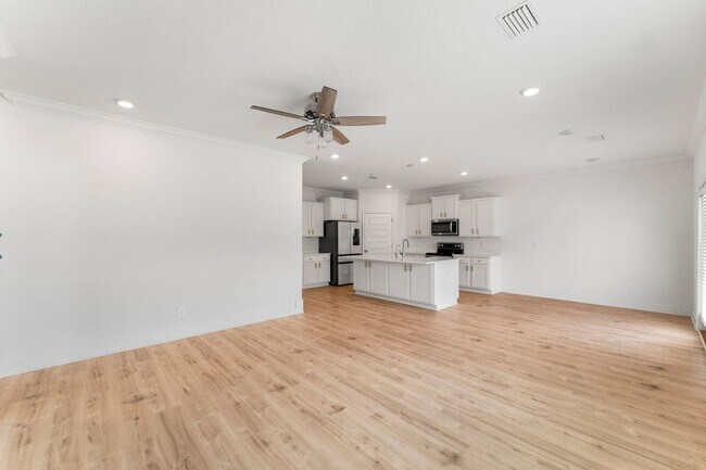 Building Photo - 115 Piper Cv