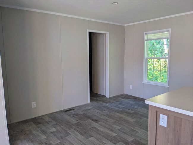 Building Photo - 3617 N Grand Ave E