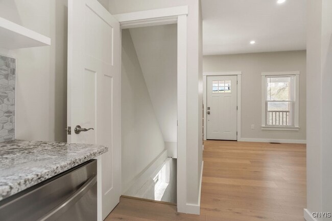 Building Photo - 48 North St