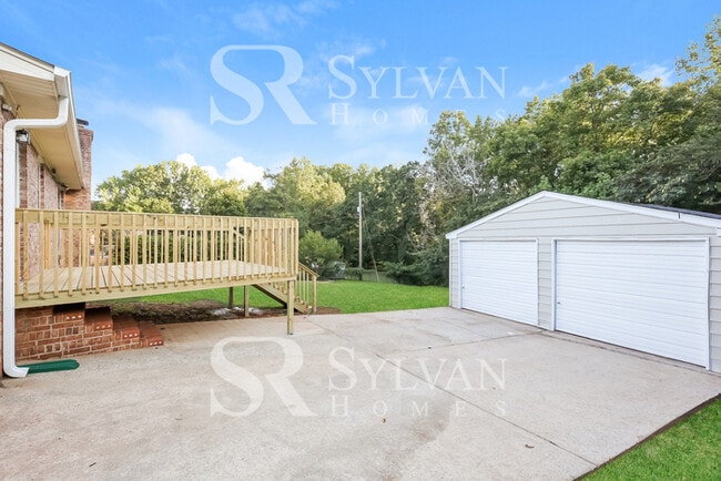 Building Photo - 413 Boling Rd