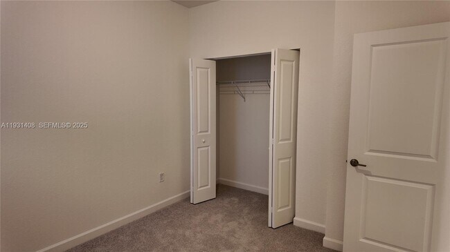 Building Photo - 2704 SE 26th Ave