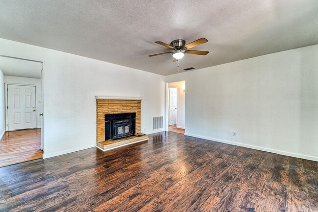 Building Photo - 3 bedroom 2 bath house in Yuba City