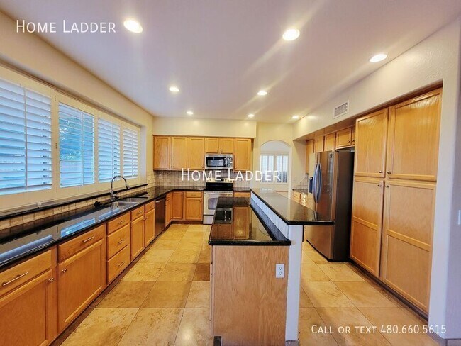 Building Photo - 4027 E Kirkland Rd