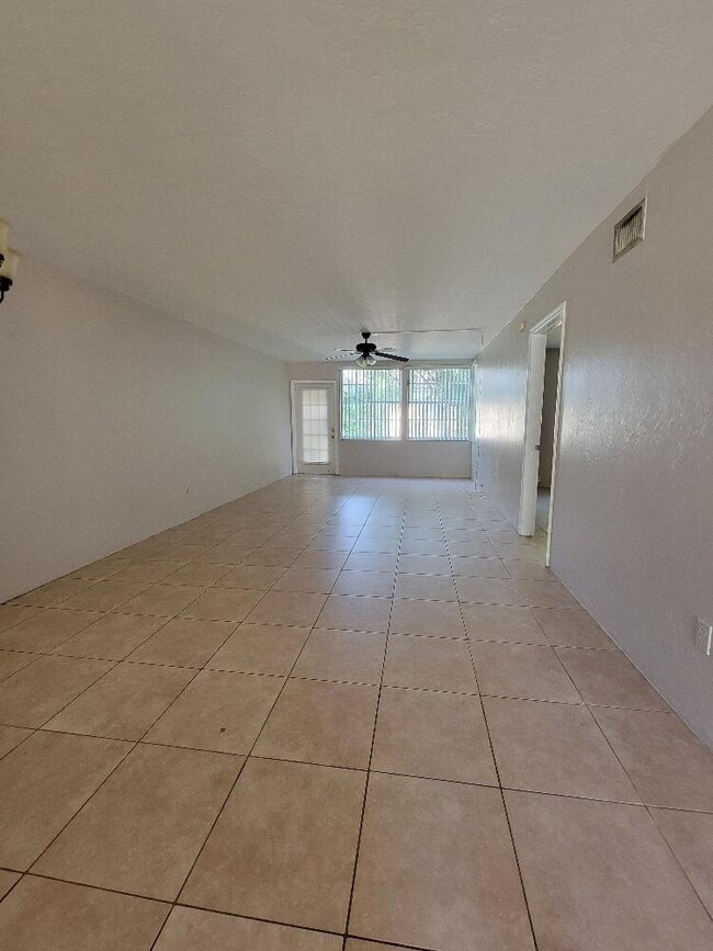 Building Photo - 104 Palm Beach Trace Dr