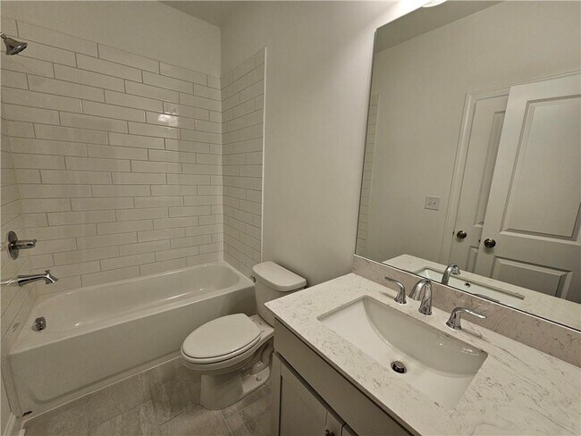 Building Photo - 502 Healy Dr