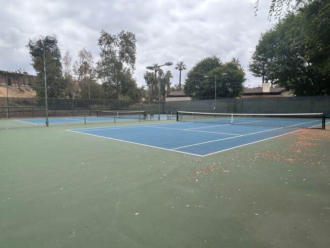 Building Photo - Charming 3 Bed Condo In Redlands