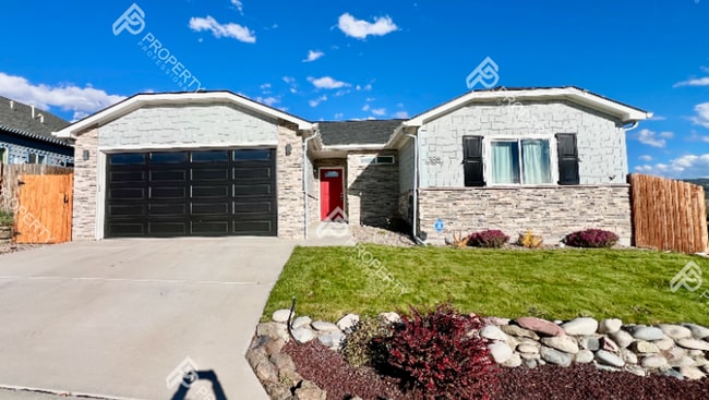 Primary Photo - Beautiful 3 Bedroom Home in Silt