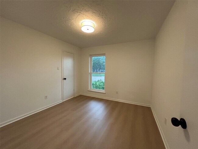 Building Photo - 12118 Dorrance Ln