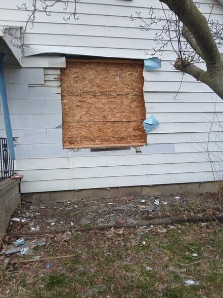 Building Photo - 912 Waldman Ave