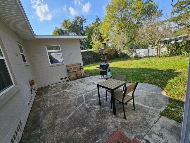 Building Photo - 3747 Coronado Rd