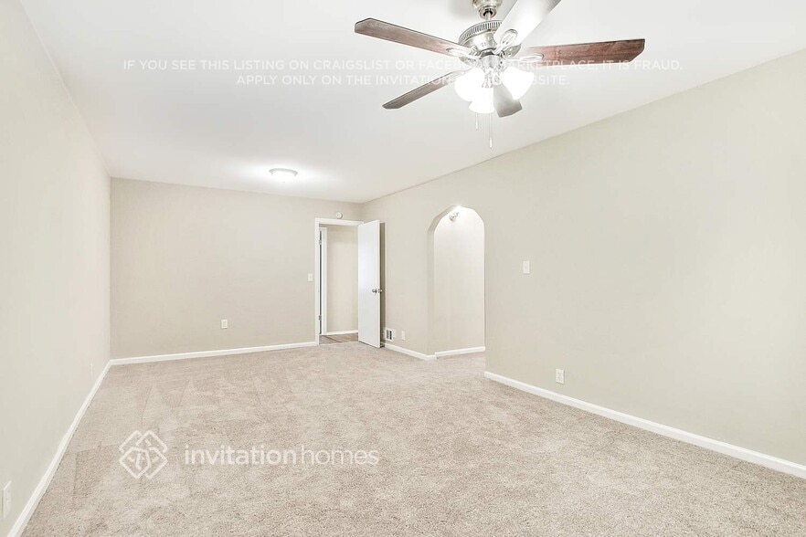 Building Photo - 2496 Montezuma Cir