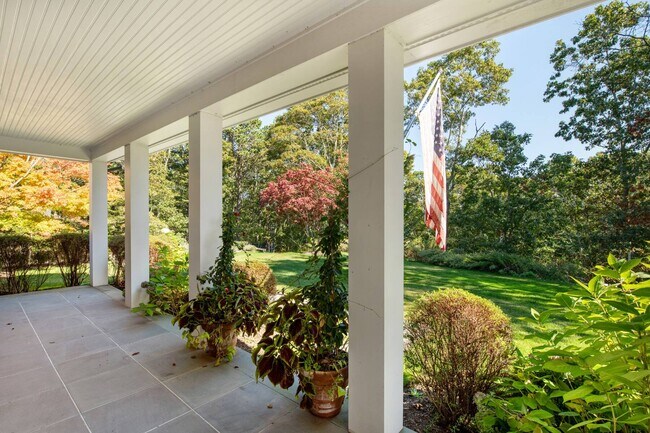 Building Photo - 1 Paumanok Rd