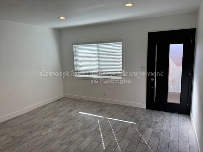 Building Photo - 13646 Verdura Ave