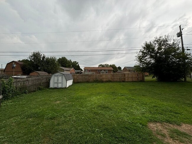 Building Photo - 3 bed 1.5 bath