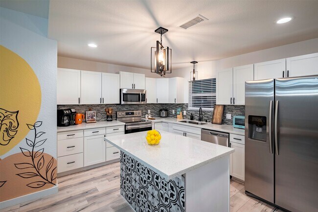 Building Photo - 5918 Lattimer Dr