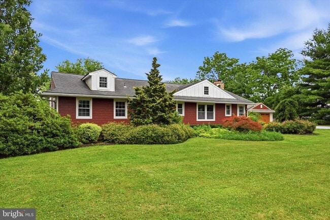 Building Photo - 1058 Glen Hall Rd