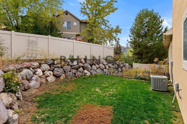 Building Photo - 13697 S Tom Shoemaker Cir
