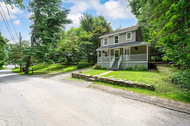 Building Photo - 2 Congdon Ln