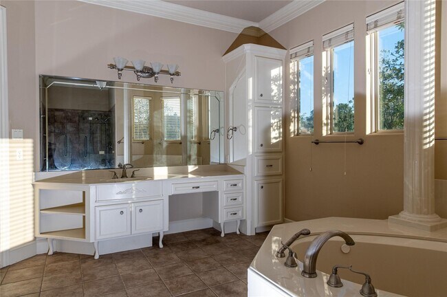 Building Photo - 25702 Golden Bell Dr