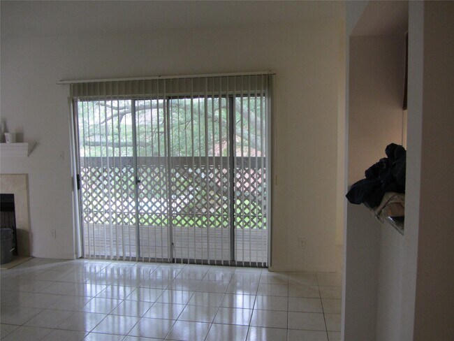 Building Photo - 6500 Harbor Town Dr