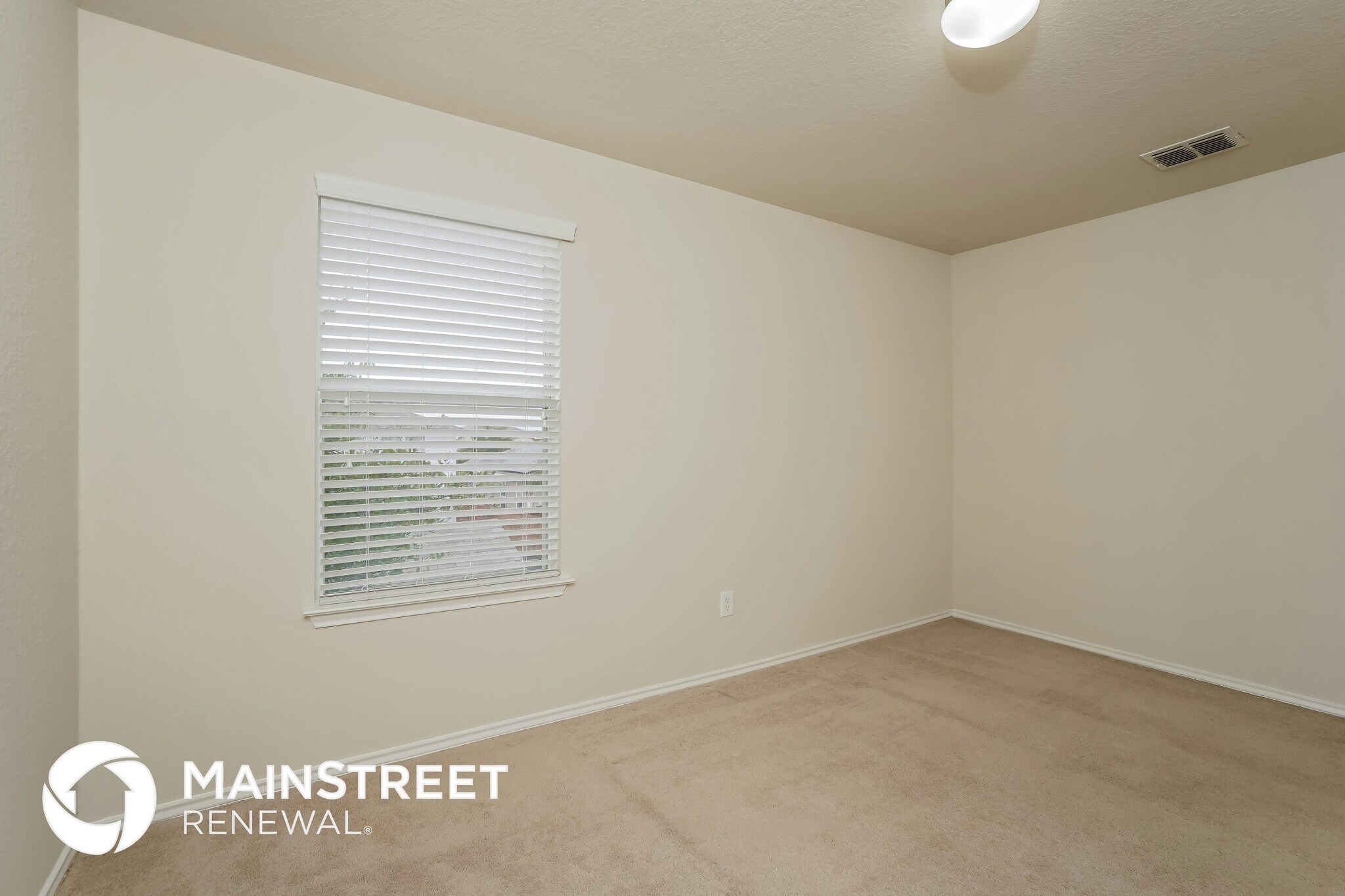 Building Photo - 11910 Fieldcrest Run