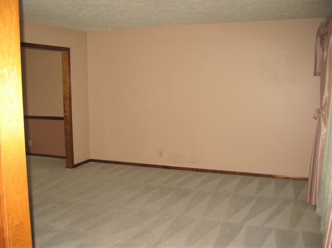 Building Photo - 303 Pierce St