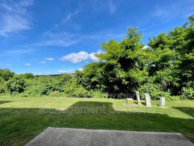 Building Photo - 30 Enchanted View Cir