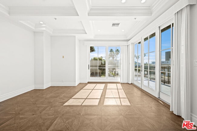 Building Photo - 816 S Catalina Ave