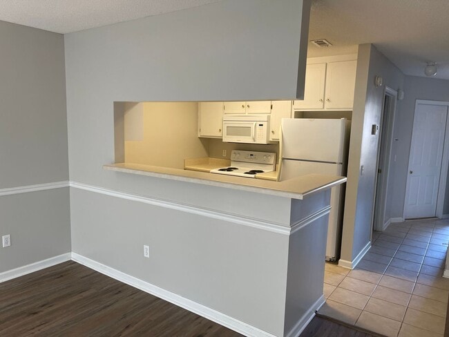 Building Photo - Dunwoody Subdivision