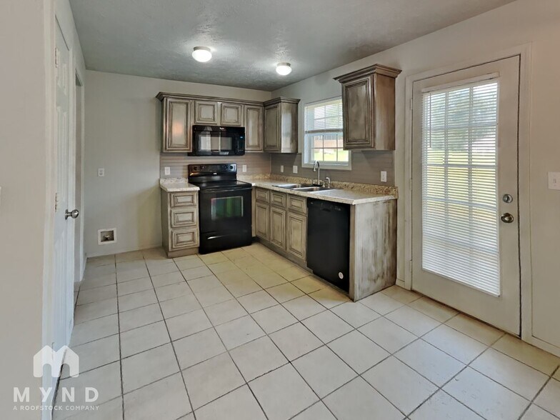 Building Photo - 5635 S Farm Rd 145