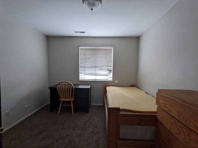 Building Photo - 1728 N 550 W