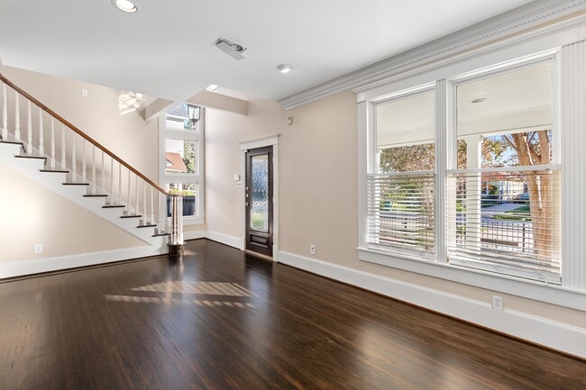 Front side windows - 515 W 17th St