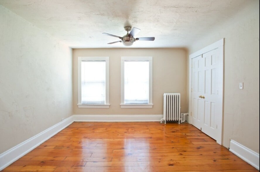 Building Photo - 2214 E Ivanhoe Pl