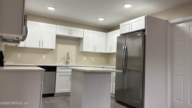 Building Photo - 5933 Jammes Rd