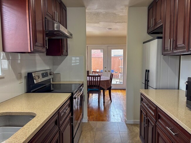 Building Photo - 12 Edelweiss Dr