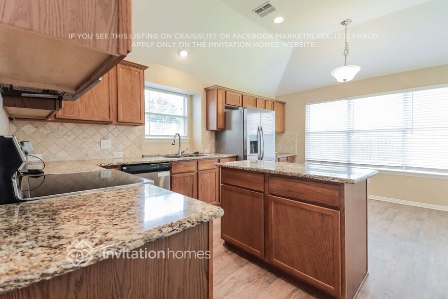 Building Photo - 713 San Antonio Trail