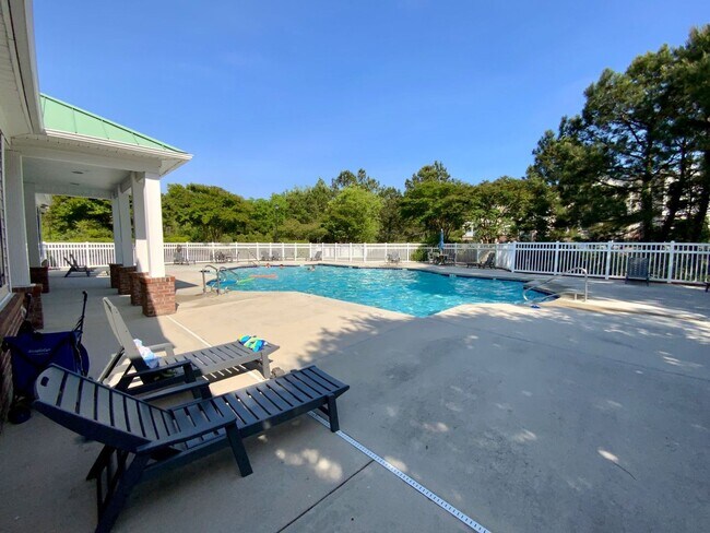 Building Photo - Furnished 3 bedroom 3 bath Condo - Flexible Term lease - Topsail Landing Community